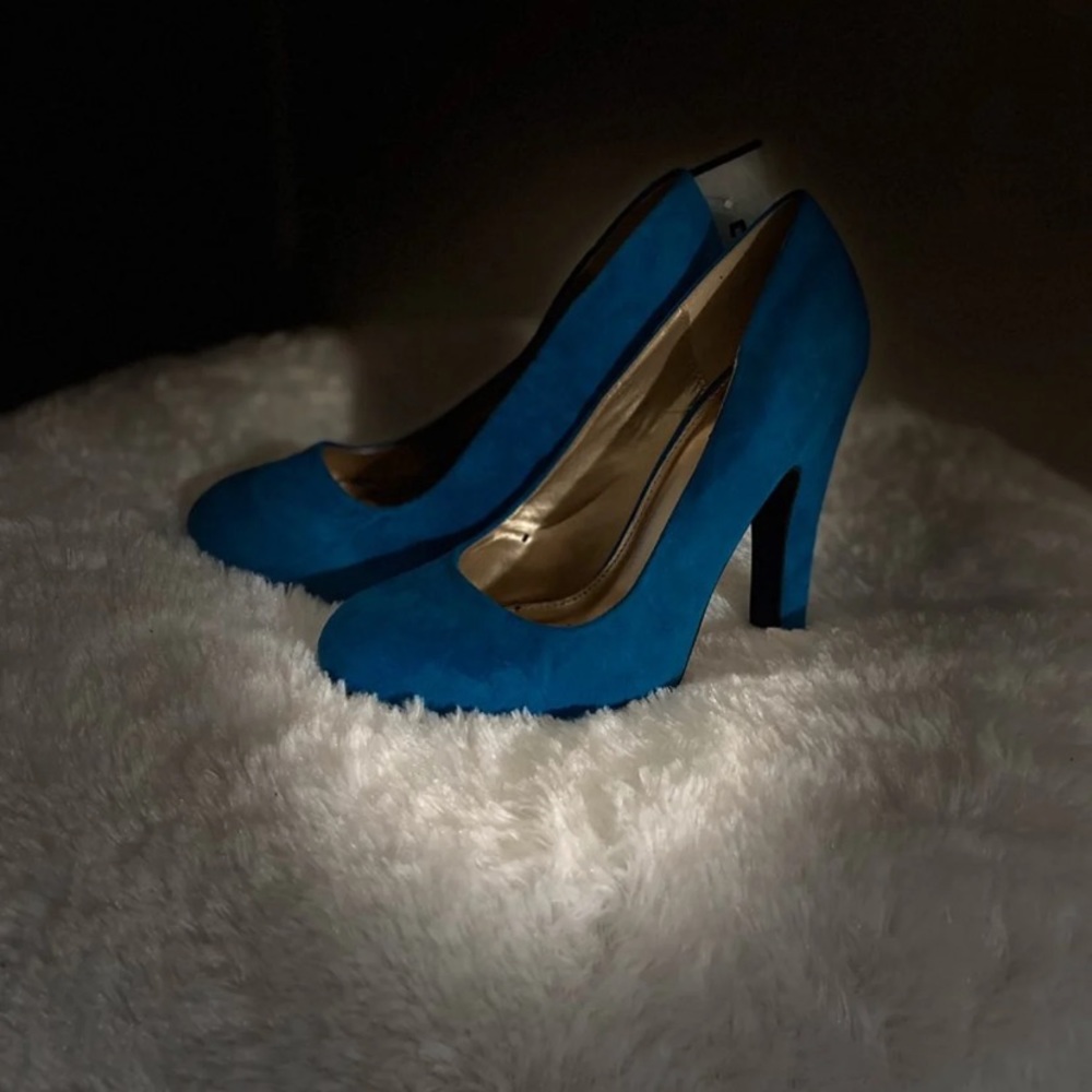 2 pair of heels